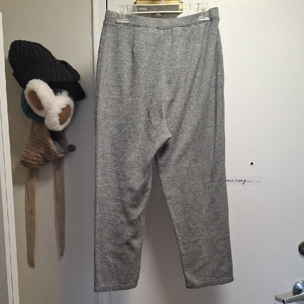 💥3/$20💥 Villager Sport Gray Elastic Waist Pants - Size L Petite - 26" Inseam - Picture 2 of 7